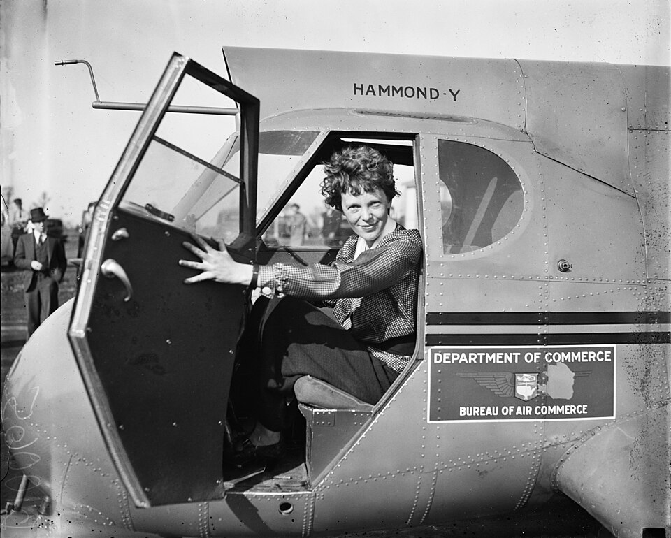 Amelia Earhart, portrait